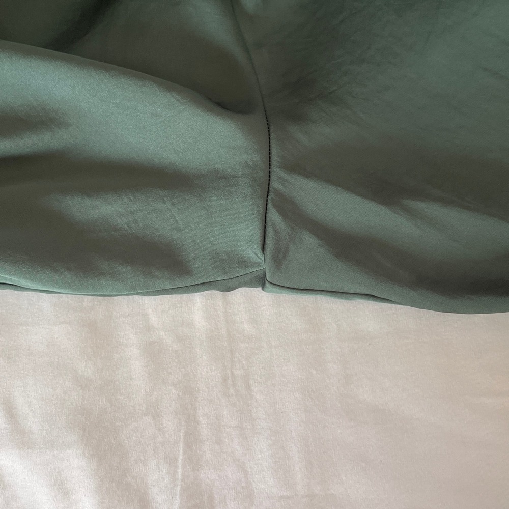 Victoria's Secret Jumpsuit Olive Green‎ Satin Tie Strap Balloon Leg Boho Chic M - Picture 10 of 11